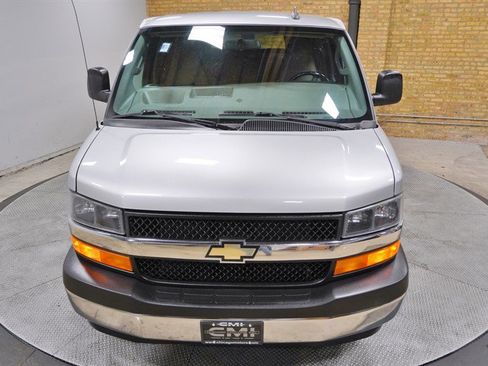 Used 2017 Chevrolet Express 3500 LT w/ LT Preferred Equipment Group image 5