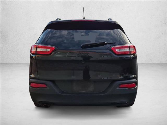 Used 2015 Jeep Cherokee Latitude w/ Cold Weather Group FWD image 6
