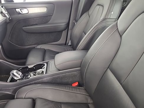Certified 2023 Volvo XC40 B5 Plus w/ Driver Assist Package image 17
