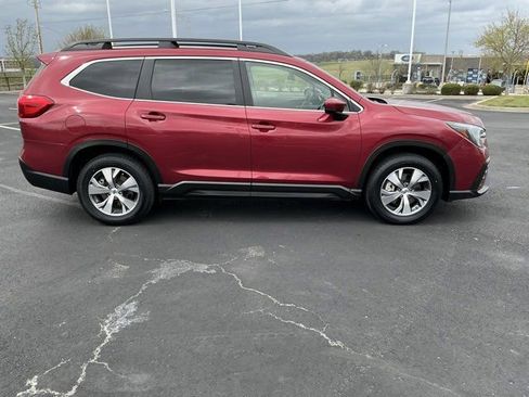 Used 2025 Subaru Ascent Premium AWD/4WD image 2