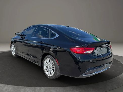 Used 2015 Chrysler 200 Limited w/ Convenience Group image 4