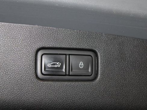 Used 2023 Genesis GV70 2.5T w/ Advanced Package image 37