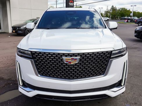 Used 2023 Cadillac Escalade Premium Luxury AWD/4WD image 2
