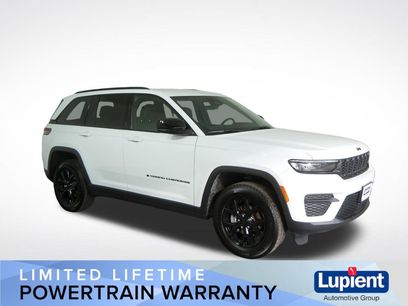 Used 2025 Jeep Grand Cherokee Altitude