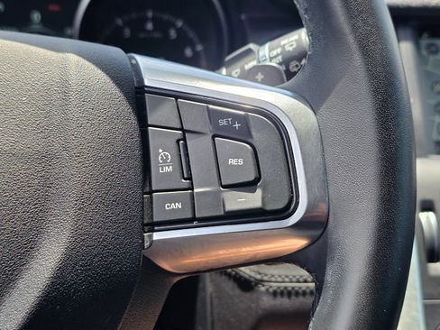 Used 2019 Land Rover Discovery Sport SE AWD/4WD image 28