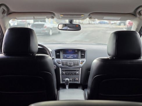 Used 2017 Nissan Pathfinder SL image 11