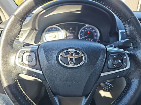 Used 2016 Toyota Camry XLE image 8