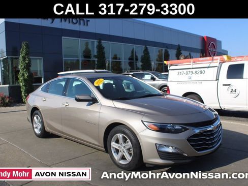 Used 2025 Chevrolet Malibu LT FWD image 1