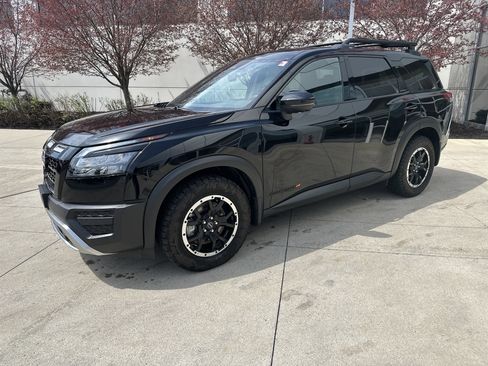 Used 2024 Nissan Pathfinder Rock Creek AWD/4WD image 3