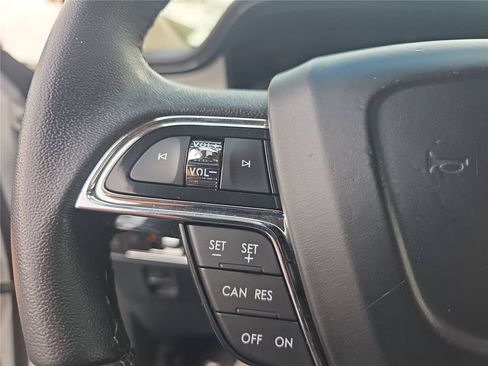 Used 2022 Lincoln Nautilus FWD image 24