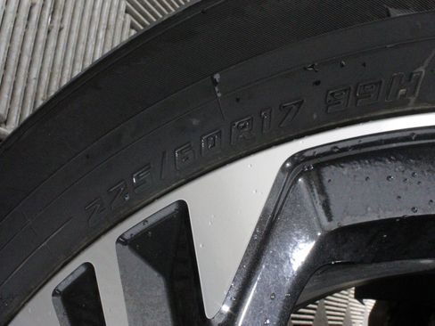 Certified 2024 Subaru Crosstrek 2.0i Premium image 33