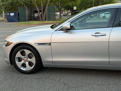 Used 2017 Jaguar XE Premium AWD/4WD image 11
