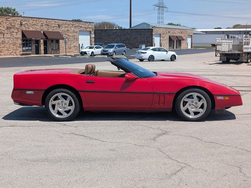 Used 1990 Chevrolet Corvette Convertible RWD image 15