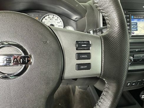 Used 2015 Nissan Xterra PRO-4X w/ Pro-4x Leather Package AWD/4WD image 11
