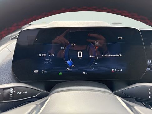 New 2025 Chevrolet Equinox EV RS w/ Convenience Package II image 32