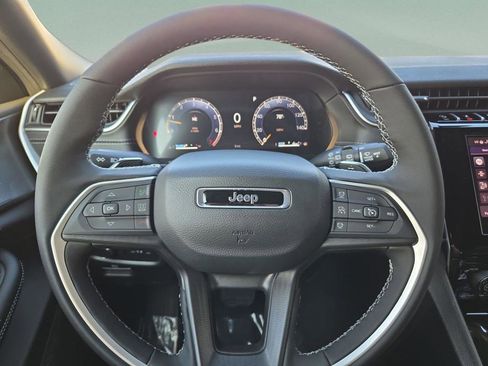 New 2025 Jeep Grand Cherokee Altitude RWD image 22