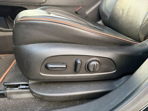 Used 2023 GMC Acadia AT4 w/ Preferred Package image 24