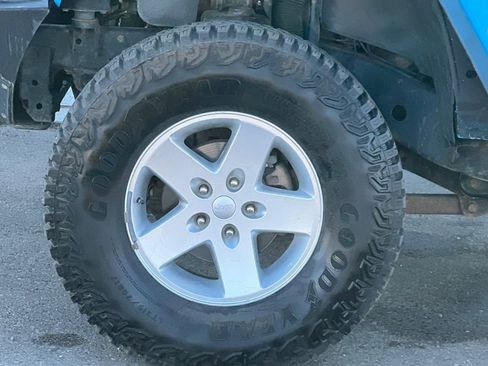 Used 2018 Jeep Wrangler Unlimited Rubicon w/ Cold Weather Group image 24