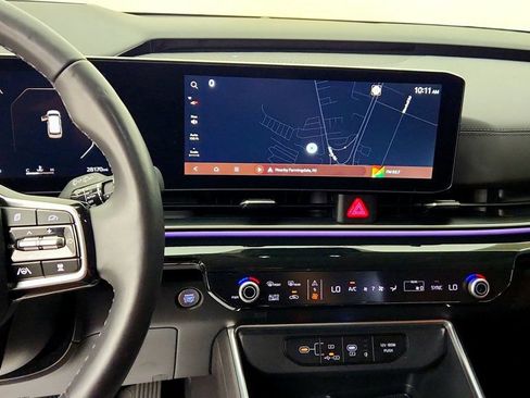 Used 2025 Kia Carnival SX Prestige FWD image 18