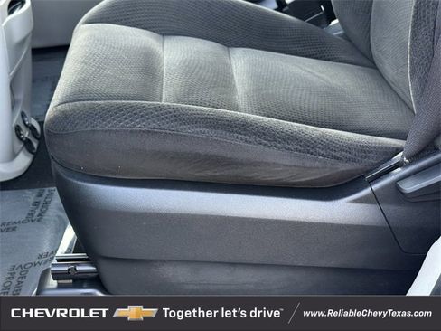 Used 2016 Dodge Grand Caravan SE image 24