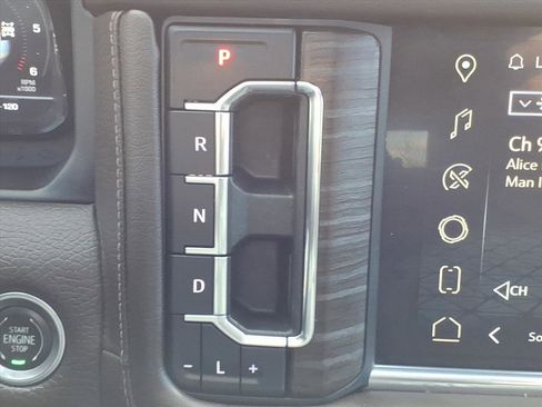 Used 2023 GMC Yukon XL Denali image 20