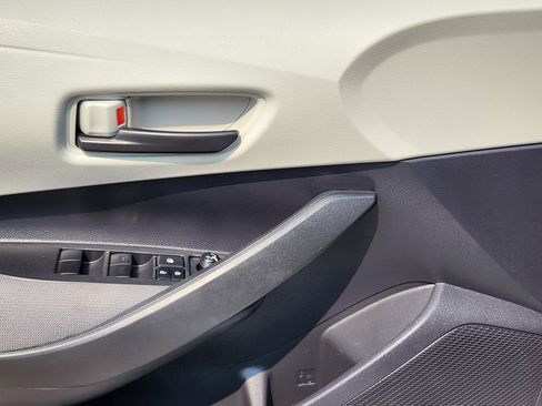 Used 2022 Toyota Corolla LE FWD image 8