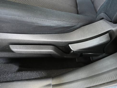 Used 2023 Subaru Crosstrek 2.0i image 21