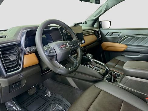 Used 2023 GMC Canyon AT4 w/ AT4 Premium Package image 9