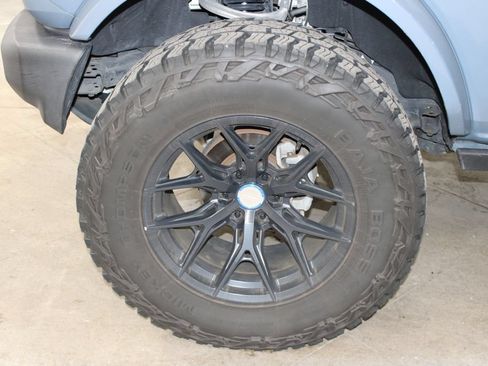 Used 2023 Ford Bronco 4-Door AWD/4WD image 35