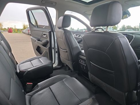 Used 2021 Chevrolet Traverse Premier w/ Redline Edition image 11
