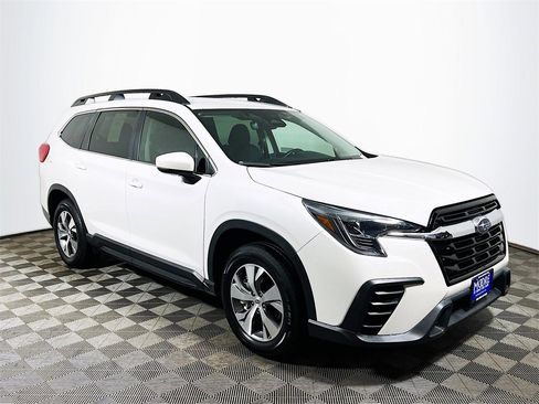Used 2024 Subaru Ascent Premium w/ Convenience Package image 1