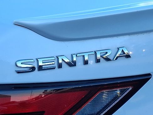 Used 2021 Nissan Sentra SR w/ SR Premium Package image 29