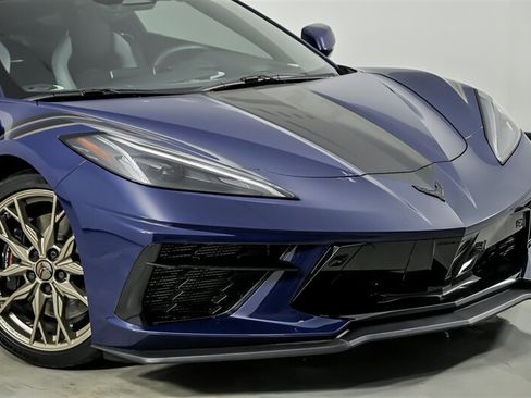 Used 2025 Chevrolet Corvette Stingray Preferred Cpe w/ Z51 Performance Package RWD image 2