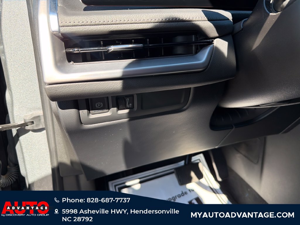 Used 2025 Cadillac XT4 Premium Luxury AWD/4WD image 14