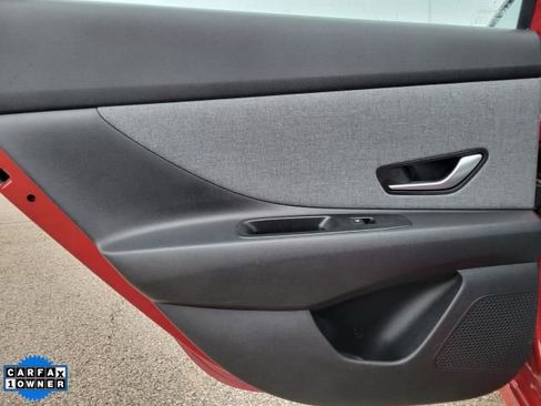 Used 2023 Hyundai Elantra Limited w/ Cargo Package image 8