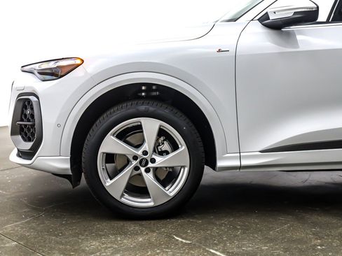 New 2025 Audi Q5 Premium Plus image 10