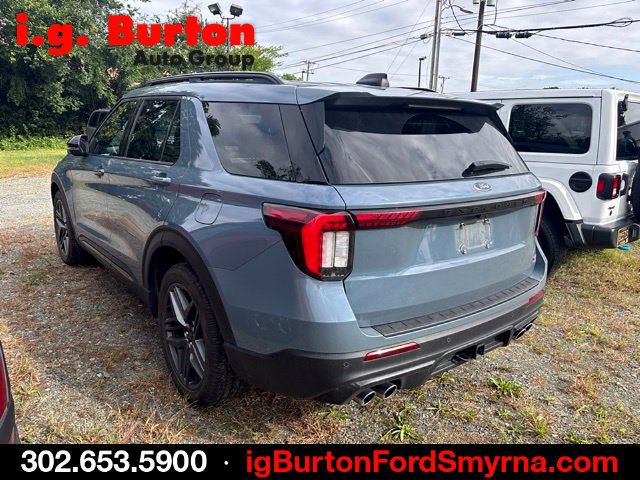 Used 2025 Ford Explorer ST AWD/4WD image 7