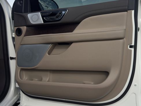 Used 2024 Lincoln Navigator L Reserve image 14