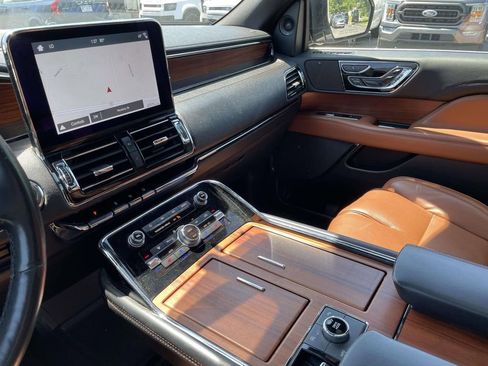 Used 2018 Lincoln Navigator L Reserve AWD/4WD image 32