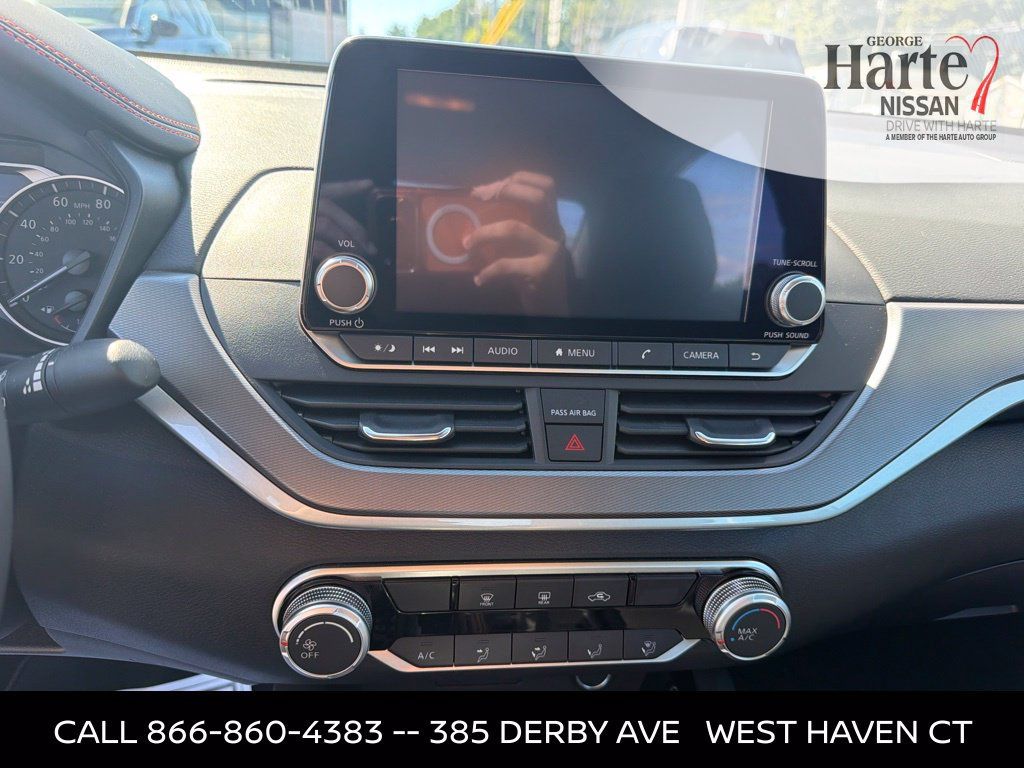 Certified 2024 Nissan Altima 2.5 SR w/ SR Premium Package AWD/4WD image 15