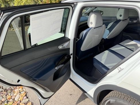 New 2025 Volkswagen ID.4 Pro S image 19