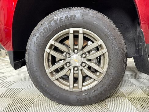 Used 2024 Chevrolet Colorado LT w/ LT Convenience Package II image 19