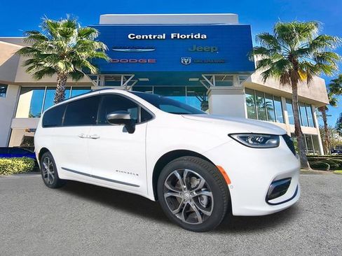 New 2026 Chrysler Pacifica Pinnacle w/ Trailer Tow Group AWD/4WD image 2