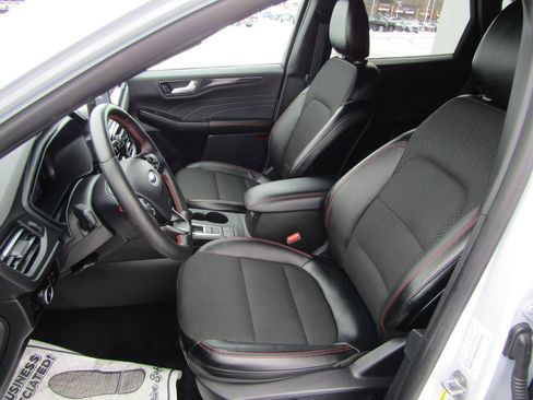 Used 2025 Ford Escape ST-Line Select AWD/4WD image 10