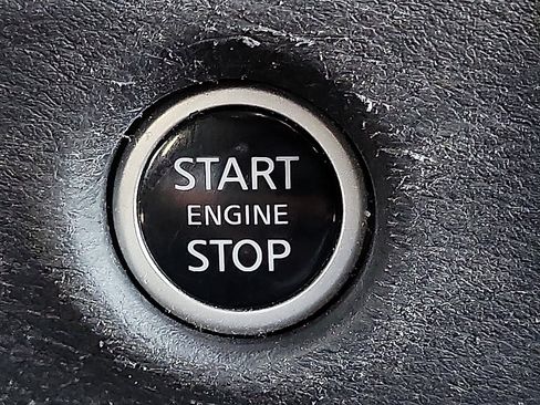 Used 2024 Nissan Frontier PRO-4X w/ Technology Package image 17