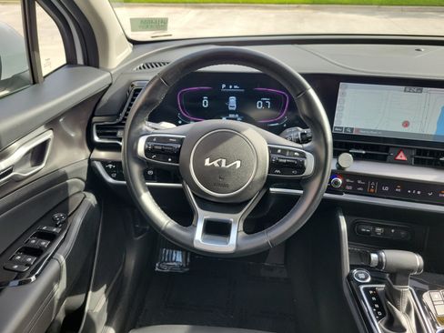 Used 2025 Kia Sportage EX w/ Premium Package FWD image 18