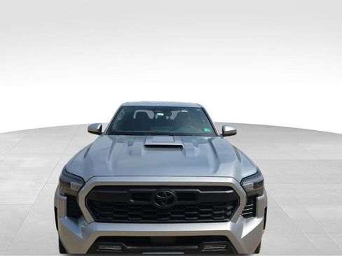 Used 2024 Toyota Tacoma TRD Sport w/ TRD Sport Upgrade Package AWD/4WD image 3