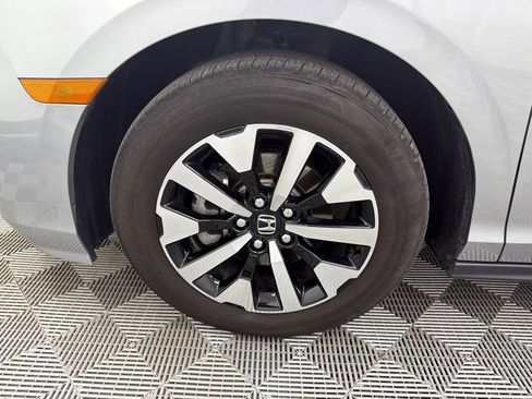 Used 2025 Honda Odyssey EX-L image 13