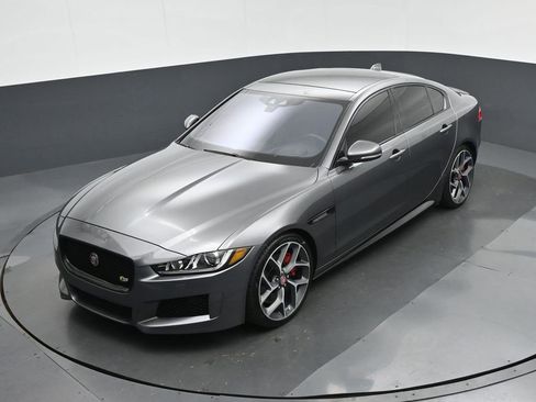 Used 2019 Jaguar XE S image 58