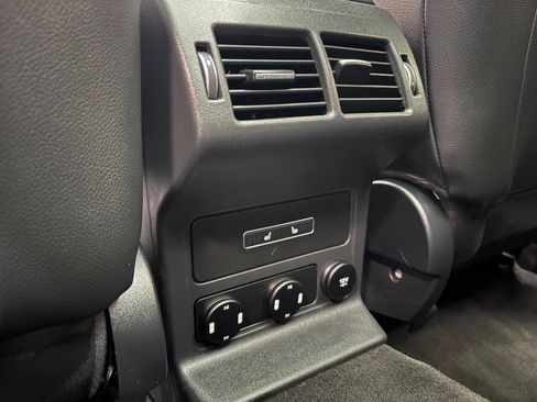 Used 2020 Jaguar F-PACE Premium image 38